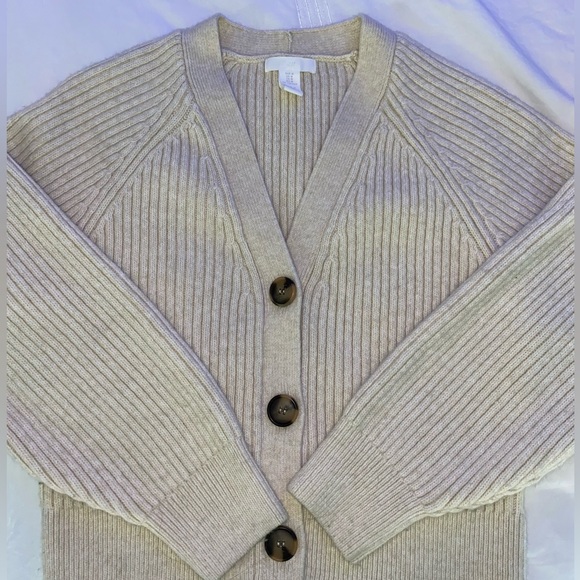 H&M knit cardigan sweater - Picture 3 of 3